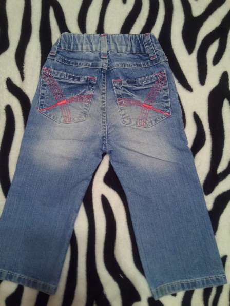 Красивые джинсы для девочки на рост 87-92 в Лобне фото 3