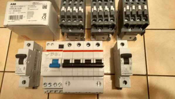 Автоматический выключатель дифференциального тока ABB DS204