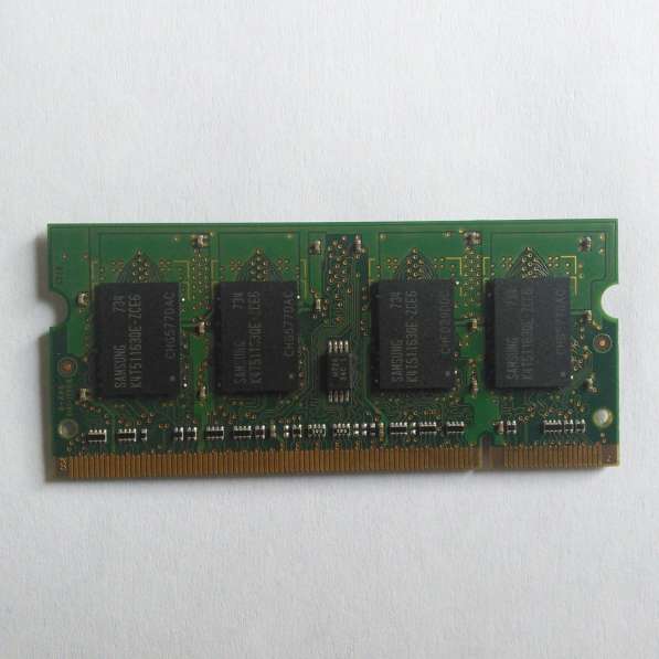 Оперативка Samsung DDR2 SO-DIMM 512MB PC2-5300 667MHZ в 