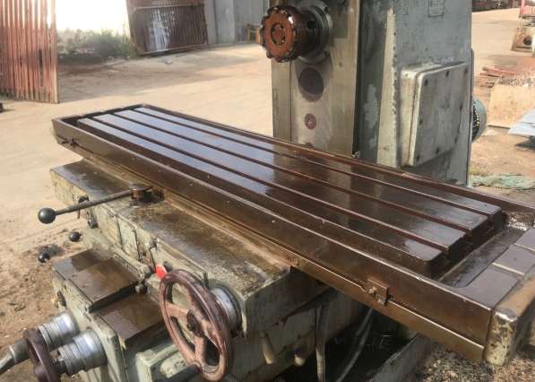 Горизонтально-фрезерный станок 6Р83 в Москве фото 5