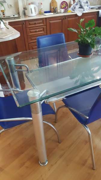 Продам кухонный стеклянный стол с 6 стульями современного ди в фото 4