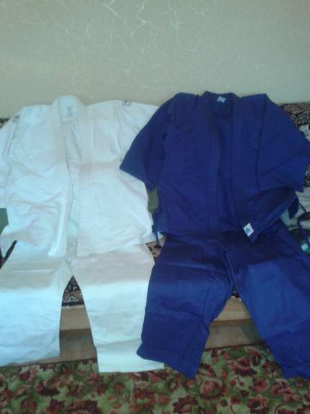 Кимоно для занятий дзюдо, белый -160 см, синий - 164 см