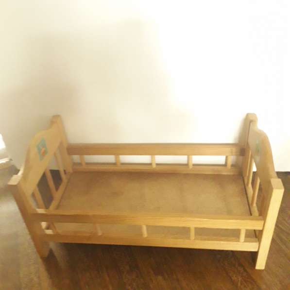 Кроватка для кукол деревянная