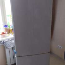 Холодильник Самсунг в очень хорошем состоянии, в Москве
