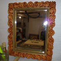 Зеркало настенное в деревянной резной раме, в Кириллове
