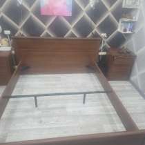 Продам кровать с матрасом +2 прикроватные тумбочки (10000), в Альметьевске