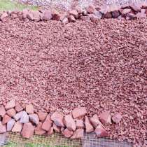 Малиновый кварцит, в Санкт-Петербурге