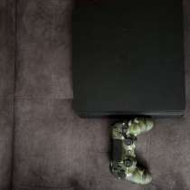 PlayStation 4 slim, в Москве