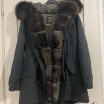 Парка женская с натуральным мехом, в Санкт-Петербурге