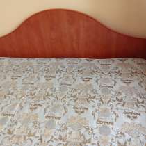 Продам двуспальную кровать, в Омске