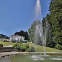 Поместье с уникальной виллой-замком, на озере Tegernsee, в Санкт-Петербурге