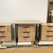 Тумбы 3 шт и стол комплект мебели, в Челябинске