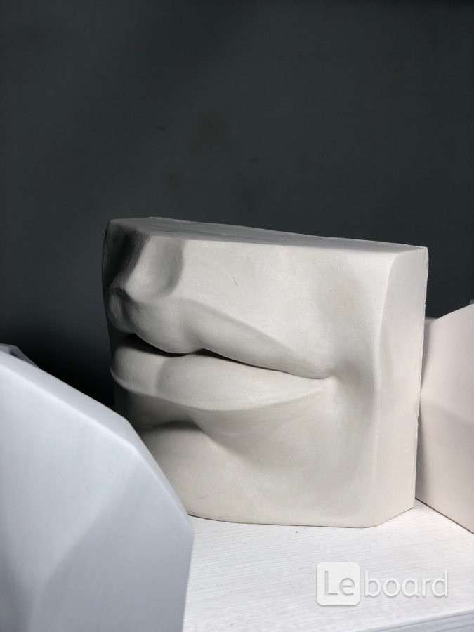 гипсовые слепки давида микеланджело. гипсовые губы. гипсовая ухмылка предложение. глаз давида правый, гипс (арт. гипсовый слепок губ давида.